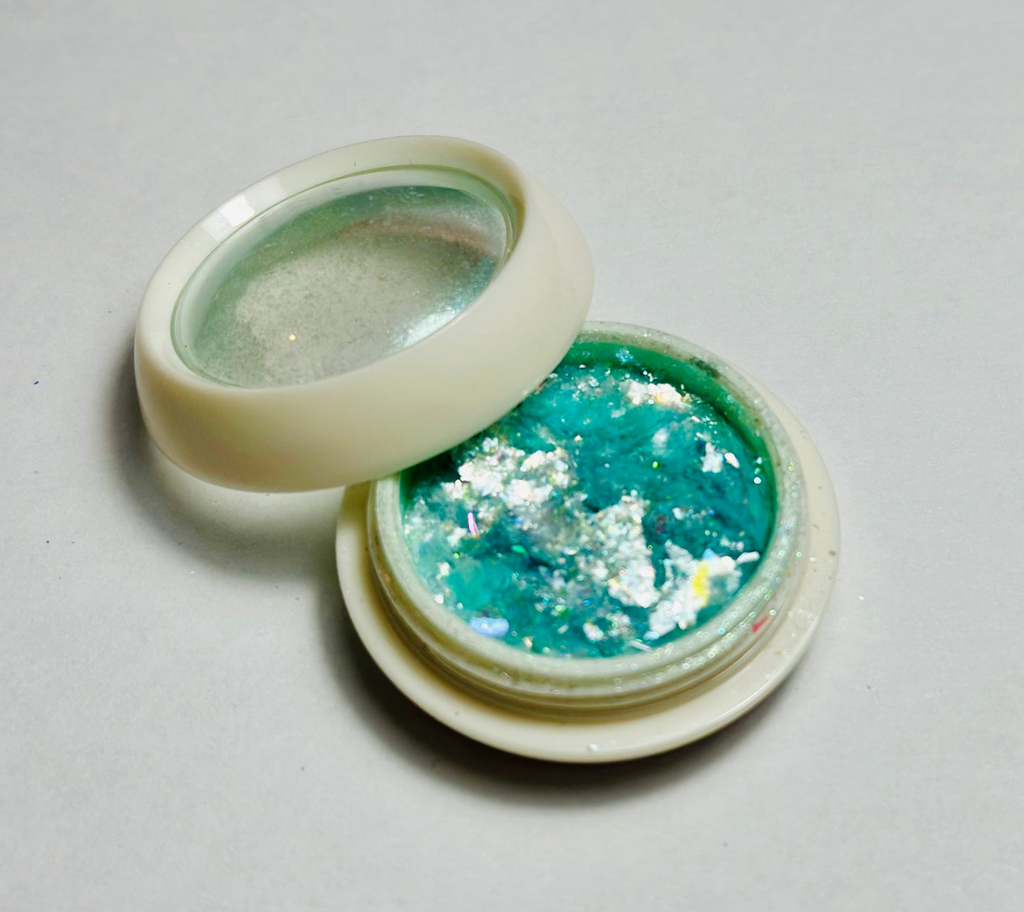 Opal nail foil flakes
