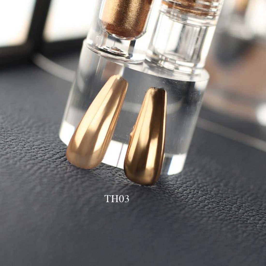 Metal effect mirror liquid