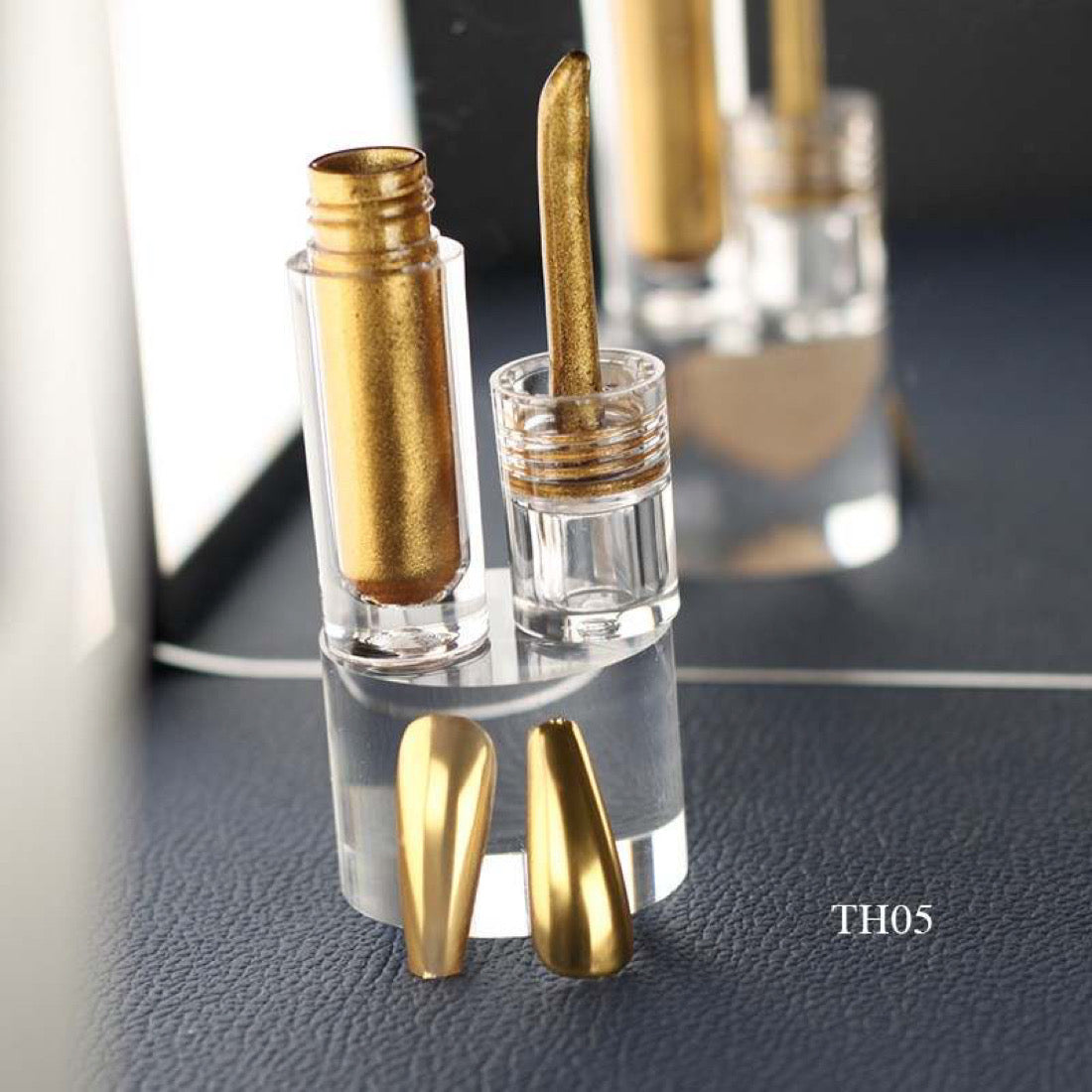 Metal effect mirror liquid